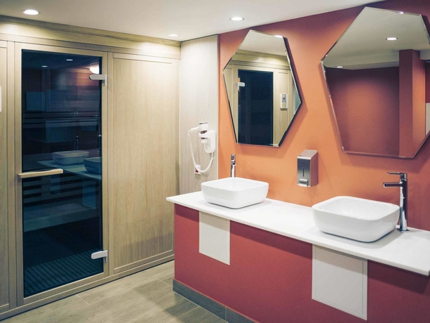 Imagen de la piscina del Hotel Mercure Rostov-on-don Center. Foto 14