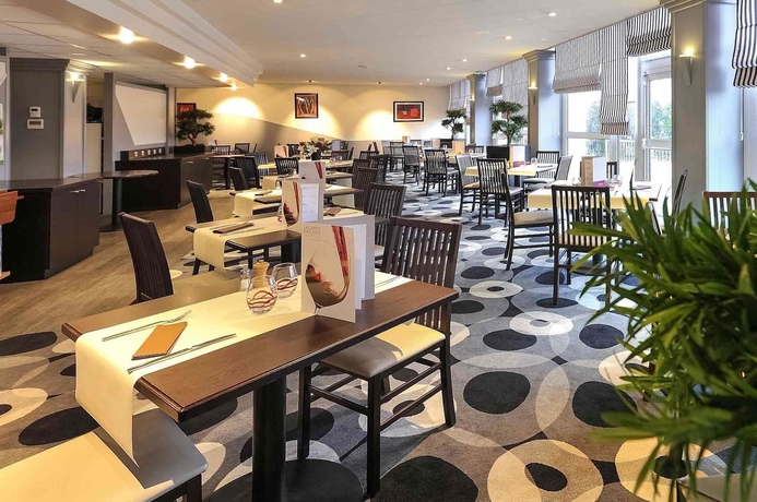 Imagen del bar/restaurante del Hotel Mercure Rouen Val De Reuil. Foto 8