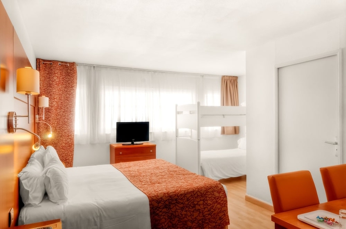 Imagen general del Hotel Mercure Saint Raphael Centre Plage. Foto 1
