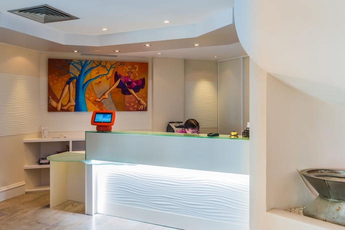 Imagen de los interiores del Hotel Mercure Saint Raphael Centre Plage. Foto 19