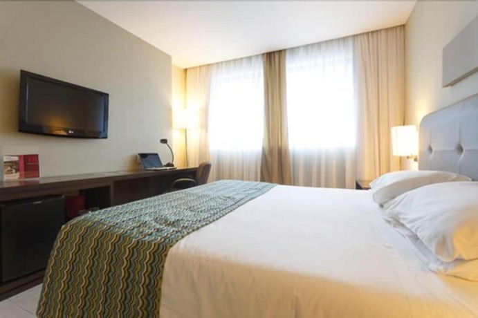 Imagen de la habitación del Hotel Mercure Salvador Pituba. Foto 12