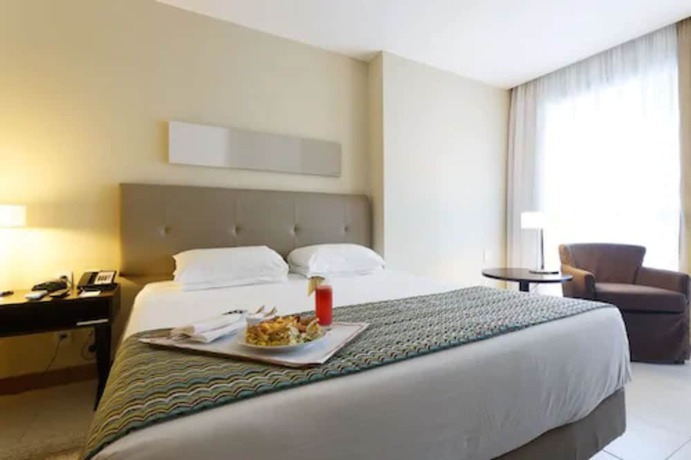 Imagen de la habitación del Hotel Mercure Salvador Pituba. Foto 14
