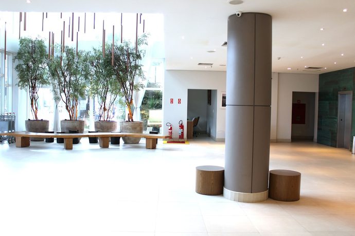 Imagen de los interiores del Hotel Mercure Salvador Rio Vermelho. Foto 18