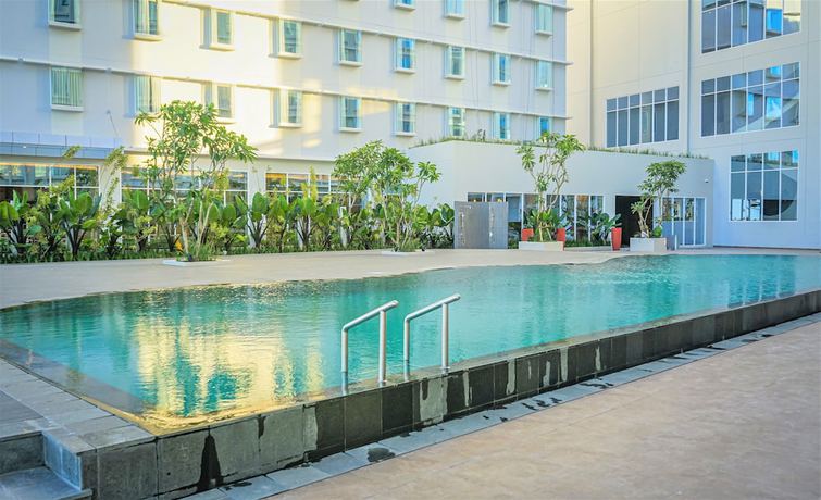 Imagen de la piscina del Hotel Mercure Samarinda. Foto 18