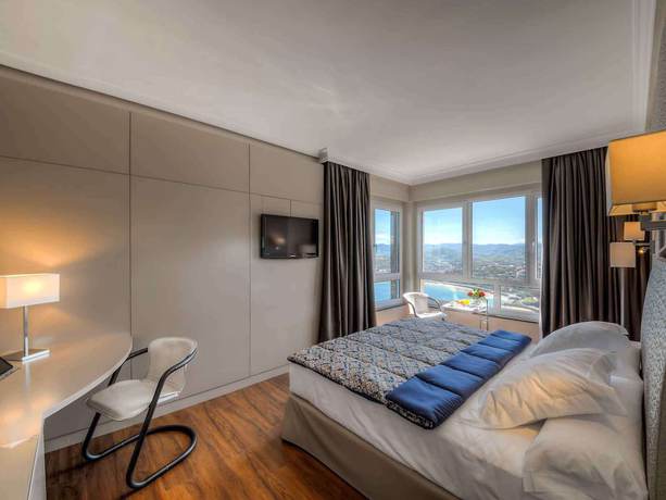 Imagen de la habitación del Hotel Mercure San Sebastián Monte Igueldo. Foto 11