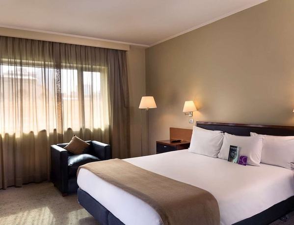 Imagen de la habitación del Hotel Mercure Santiago Centro. Foto 16