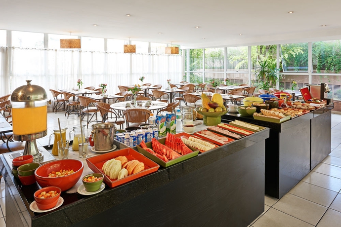Imagen del bar/restaurante del Hotel Mercure Sao Paulo Ginasio Ibirapuera. Foto 6