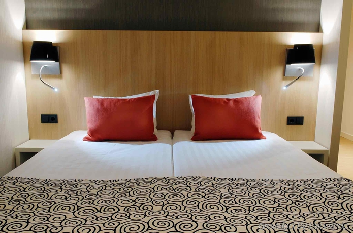 Imagen de la habitación del Hotel Mercure Schiphol Terminal. Foto 12