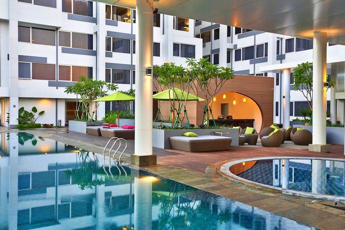 Imagen de la piscina del Hotel Mercure Serpong Alam Sutera. Foto 20