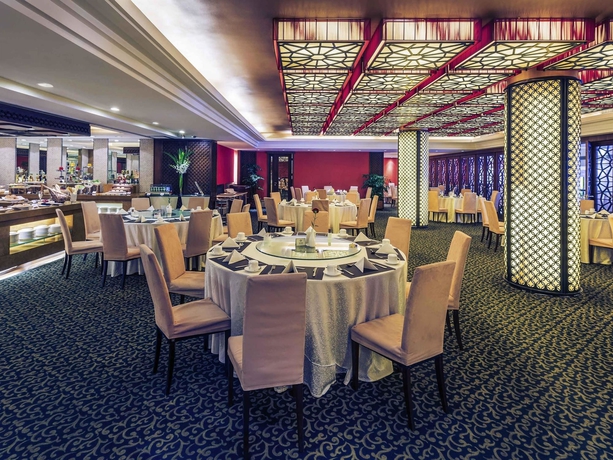 Imagen del bar/restaurante del Hotel Mercure Shanghai Royalton. Foto 7