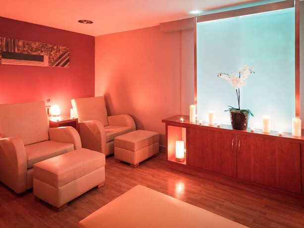 Imagen de la piscina del Hotel Mercure Sheffield St Paul's and Spa. Foto 18