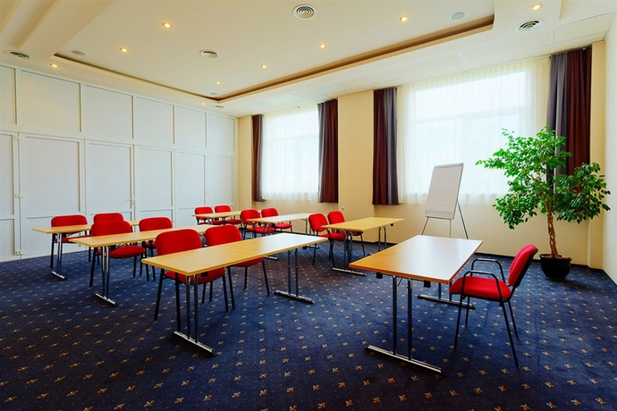 Imagen de los interiores del Hotel Mercure Sibiu Airport. Foto 15