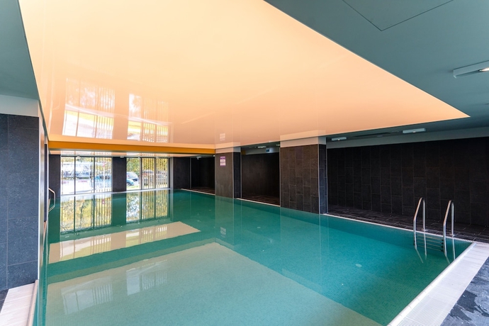 Imagen de la piscina del Hotel Mercure Sibiu Arsenal. Foto 19