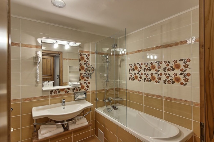 Imagen de la habitación del Hotel Mercure Sighisoara Binderbubi - and Spa. Foto 15