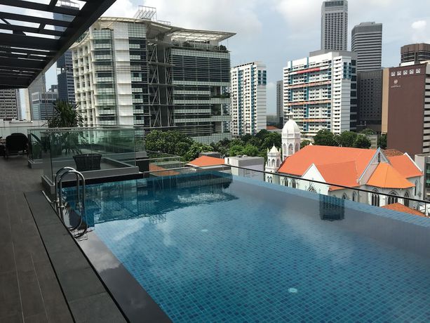 Imagen de la piscina del Hotel Mercure Singapore Bugis. Foto 19