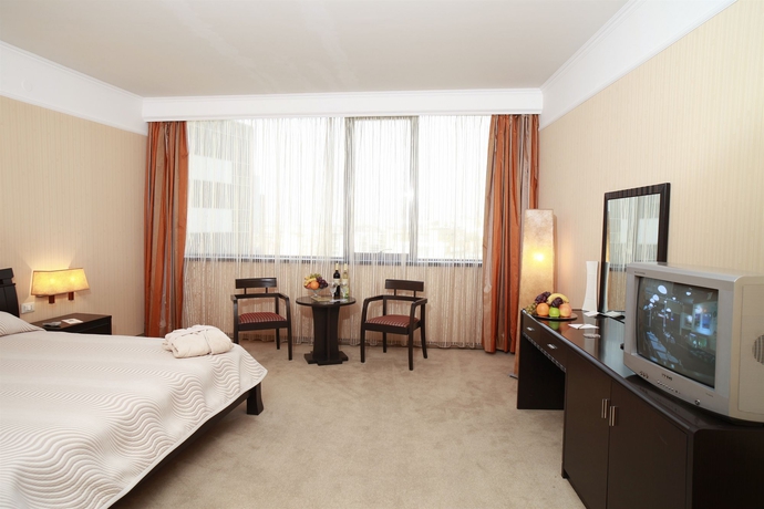 Imagen de los interiores del Hotel Mercure Sofia City. Foto 9