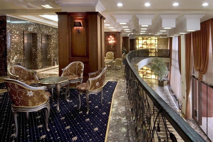 Imagen de los interiores del Hotel Mercure Sofia City. Foto 14