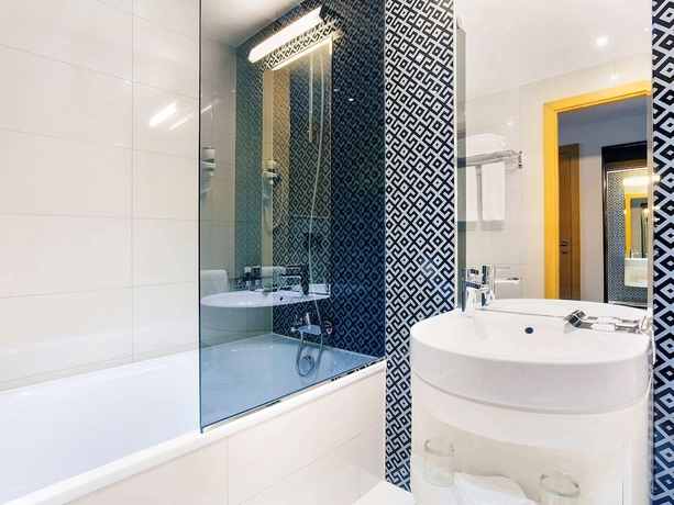 Imagen de la habitación del Hotel Mercure Sohar. Foto 19
