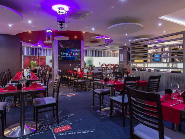 Imagen del bar/restaurante del Hotel Mercure Strasbourg Palais Des Congres. Foto 7