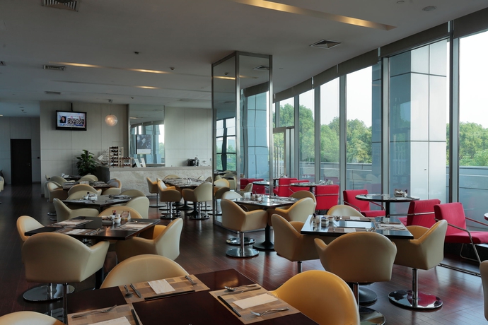 Imagen del bar/restaurante del Hotel Mercure Suzhou Park Hotel & Suites. Foto 4