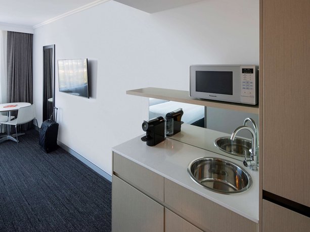 Imagen de la habitación del Hotel Mercure Sydney Bankstown. Foto 2