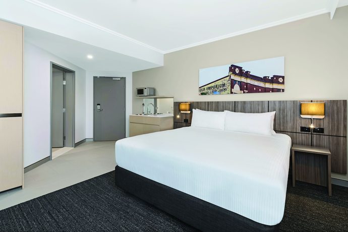 Imagen de la habitación del Hotel Mercure Sydney Bankstown. Foto 12