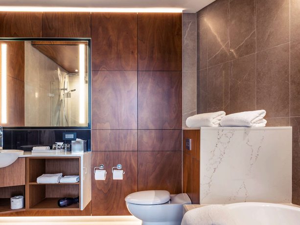 Imagen de la habitación del Hotel Mercure Sydney Liverpool. Foto 11