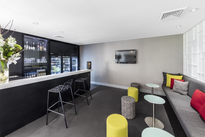 Imagen del bar/restaurante del Hotel Mercure Sydney Macquarie Park. Foto 6