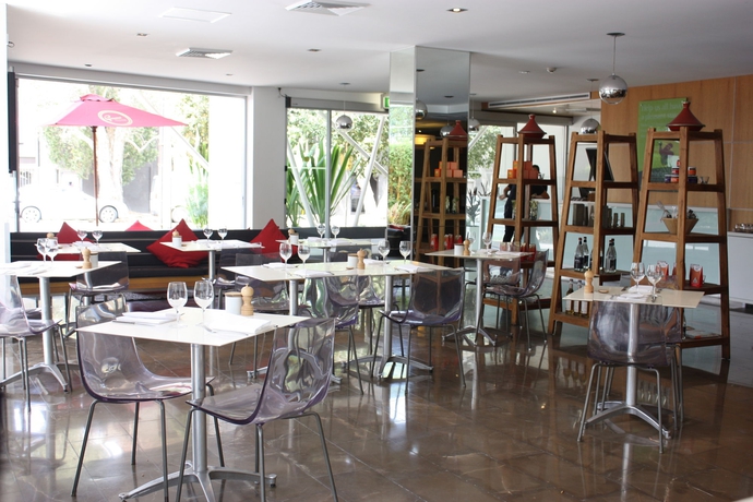 Imagen de los interiores del Hotel Mercure Sydney St Leonards. Foto 12