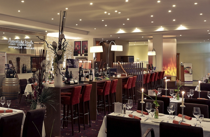 Imagen del bar/restaurante del Hotel Mercure Tagungs- and Landhotel Krefeld. Foto 7