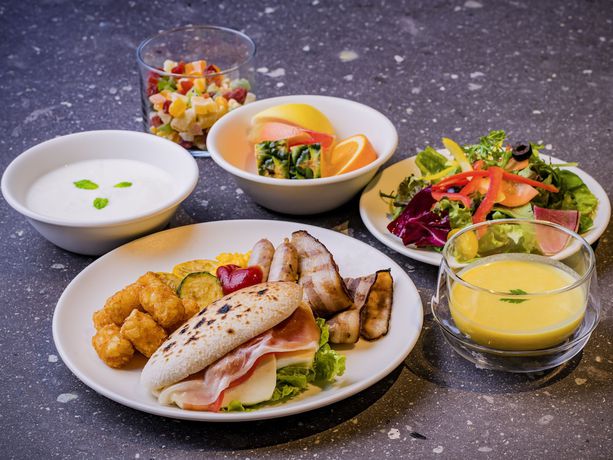 Imagen del bar/restaurante del Hotel Mercure Tokyo Haneda Airport. Foto 4