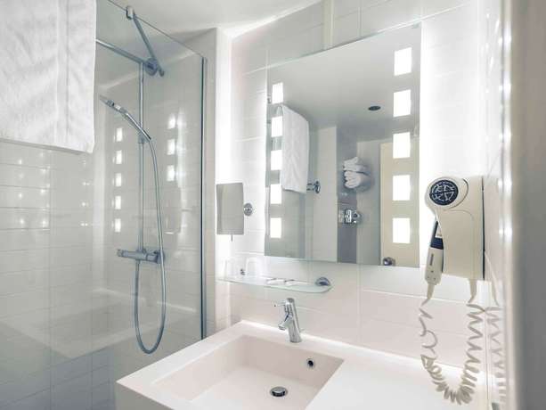 Imagen de la habitación del Hotel Mercure Toulouse Centre Saint-georges. Foto 9