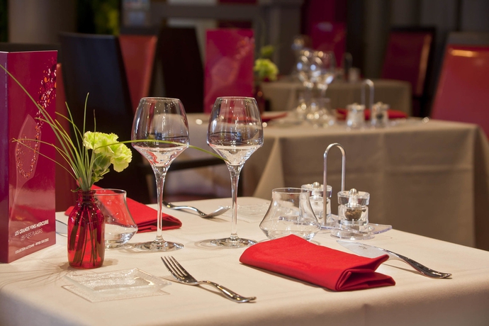 Imagen del bar/restaurante del Hotel Mercure Tours Nord. Foto 3