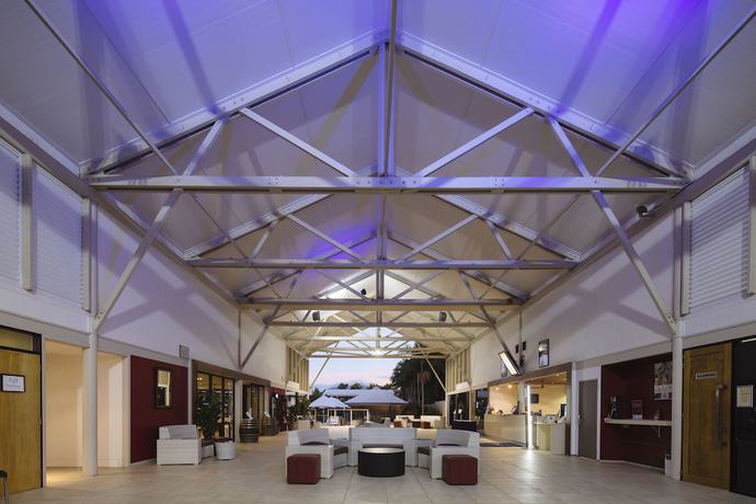 Imagen de los interiores del Hotel Mercure Townsville. Foto 18