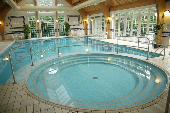 Imagen de la piscina del Hotel Mercure Tunbridge Wells Hotel. Foto 16