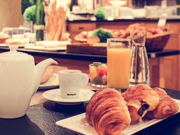 Imagen del bar/restaurante del Hotel Mercure Valence Sud. Foto 2