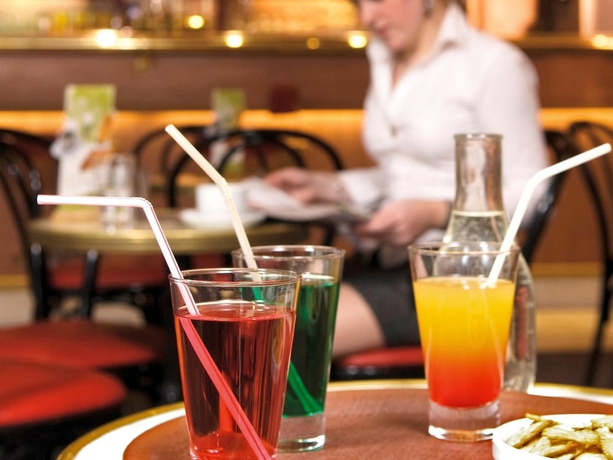 Imagen del bar/restaurante del Hotel Mercure Valence Sud. Foto 3