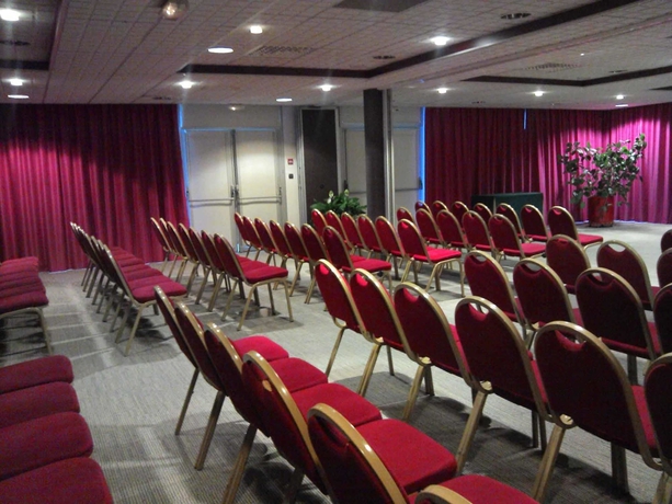 Imagen de los interiores del Hotel Mercure Vannes Le Port. Foto 14