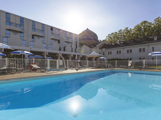 Imagen de la piscina del Hotel Mercure Vichy Thermalia. Foto 20