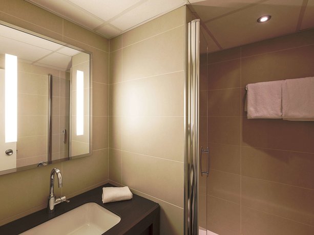 Imagen de la habitación del Hotel Mercure Vichy Thermalia. Foto 14