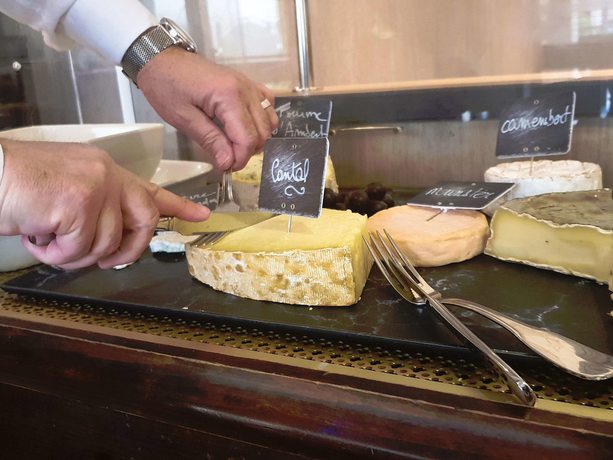 Imagen del bar/restaurante del Hotel Mercure Vichy Thermalia. Foto 6