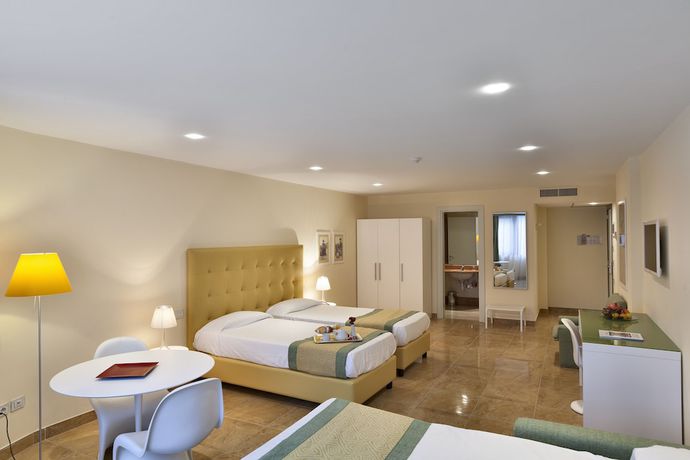 Imagen de la habitación del Hotel Mercure Villa Romanazzi Carducci Bari. Foto 13