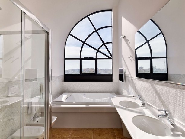 Imagen de la habitación del Hotel Mercure Villa Romanazzi Carducci Bari. Foto 18