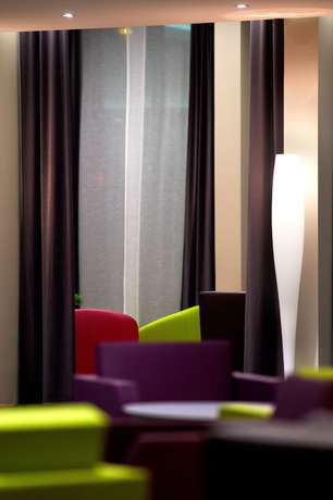 Imagen de los interiores del Hotel Mercure Villefranche En Beaujolais Ici and La. Foto 20