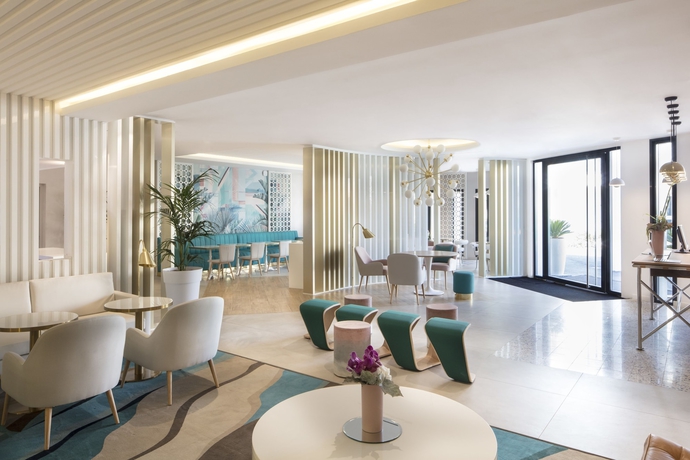 Imagen de los interiores del Hotel Mercure Villeneuve Loubet Plage. Foto 18