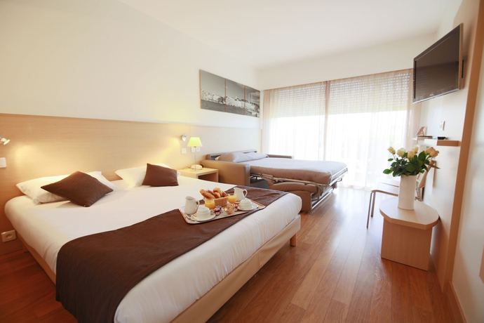 Imagen de la habitación del Hotel Mercure Villeneuve Loubet Plage. Foto 12