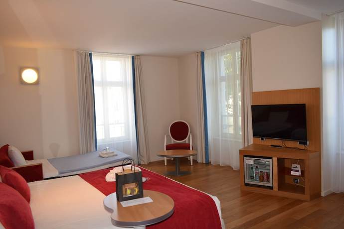Imagen de la habitación del Hotel Mercure Vittel. Foto 10