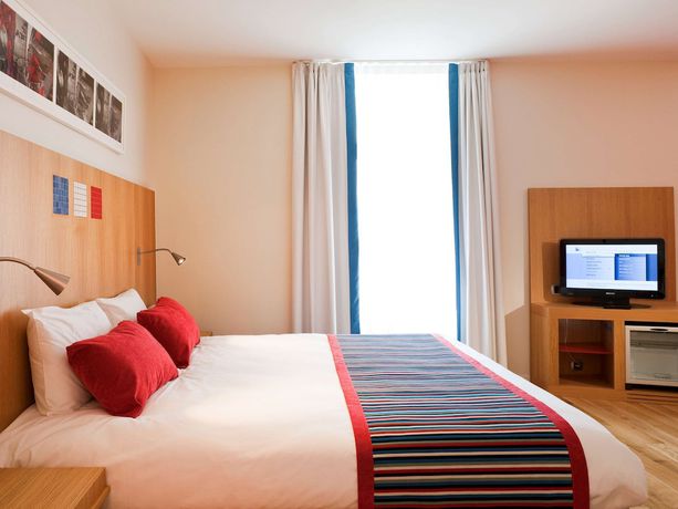 Imagen de la habitación del Hotel Mercure Vittel. Foto 13