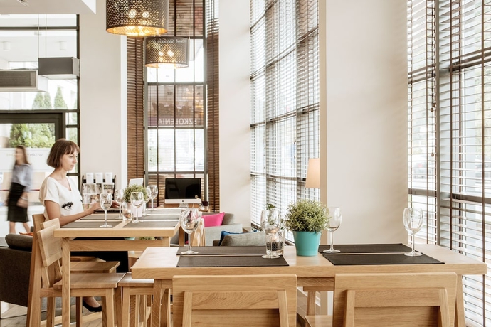 Imagen de los interiores del Hotel Mercure Warszawa Airport. Foto 19