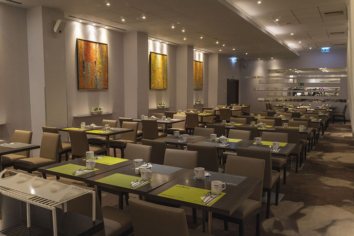 Imagen del bar/restaurante del Hotel Mercure Warszawa Grand. Foto 3